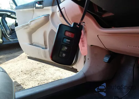 2012 Toyota Camry Hybrid Xle z USA, uszkodzony, nr VIN 4T1BD1FK6CU043908